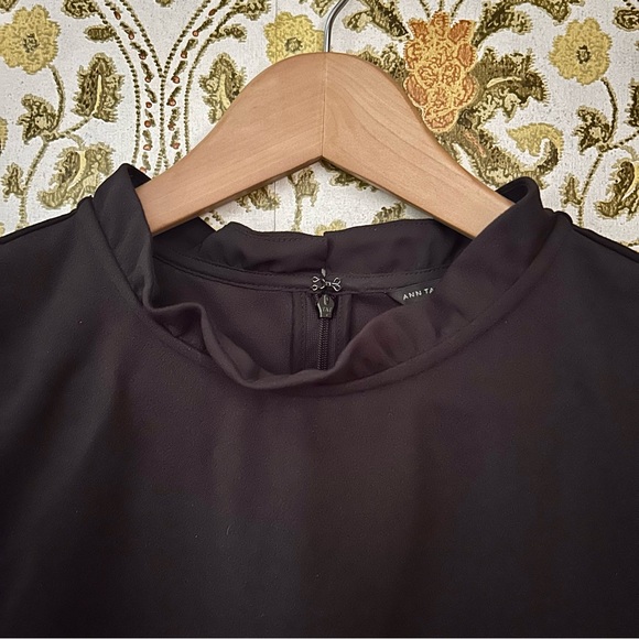 Ann Taylor Black Short Sleeve Ruffleneck Retro 1960s Vintage Vibe Blouse, size M - Picture 2 of 7